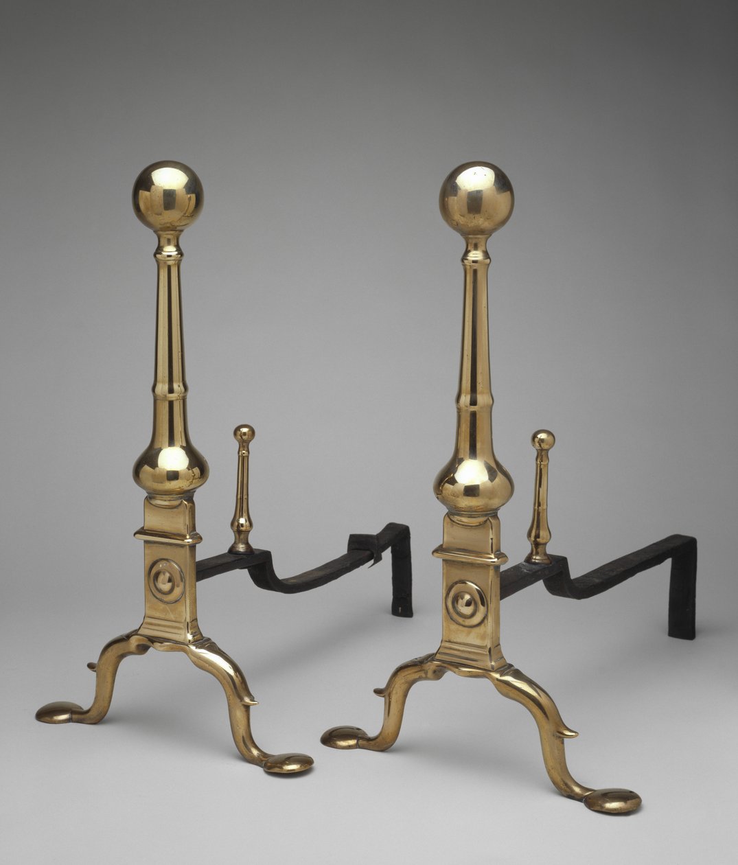 Et par Andirons af American School