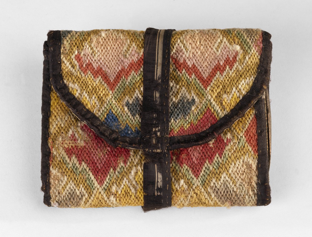 Lommebog, ca. 1750-1800 (uld, hør, silke og buckram) af American School