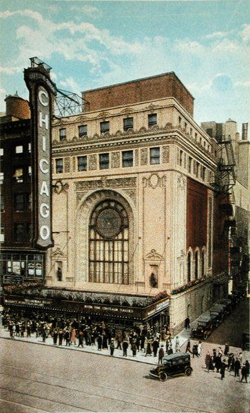 Postkort forestillende Chicago Theatre, ca. 1930 (farve litho) af American School