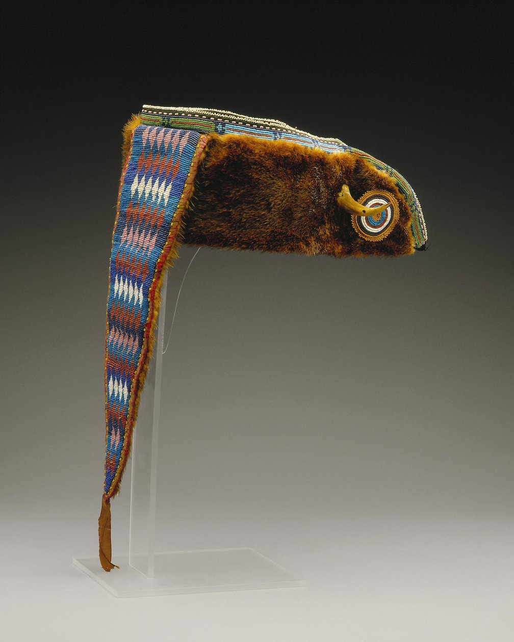 Turban, Mesquakie, ca. 1880 (odderskind, bomuldsstof, silkebånd, glasperler og bjørneklo) af American School