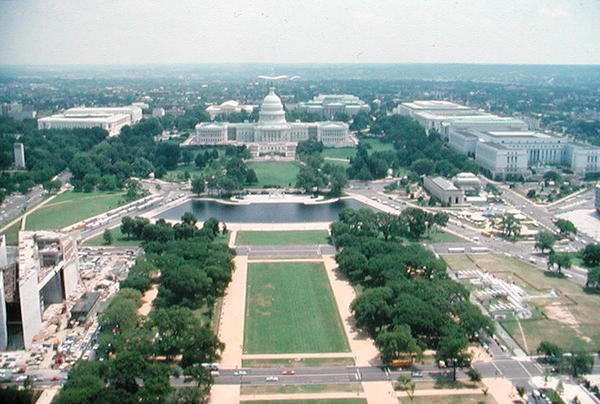 Udsigt over United States Capitol og National Mall af American School