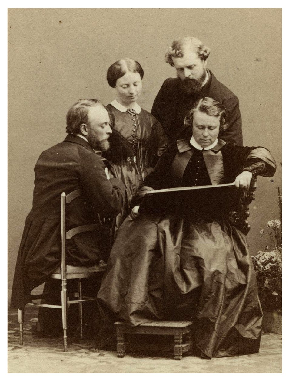 Marie-Rosalie (Rosa) Bonheur med tre ukendte familiemedlemmer, ca. 1888 af Andre Adolphe Eugene Disderi
