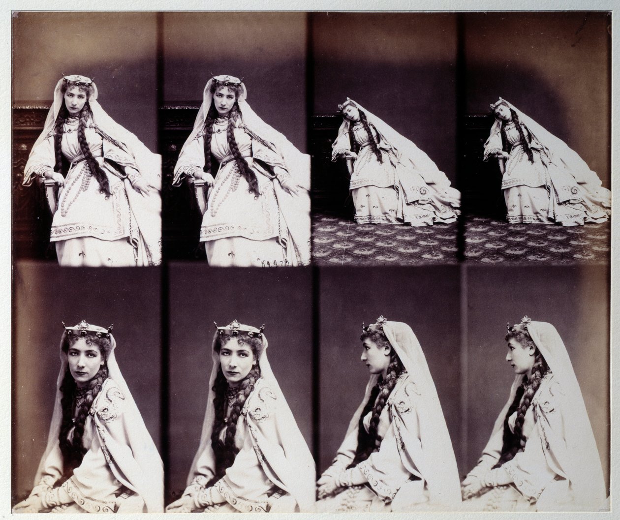 Portræt af Henriette Rosine Bernard denne Sarah Bernhardt (1844-1923) i scenekostume af Andre Adolphe Eugene Disderi