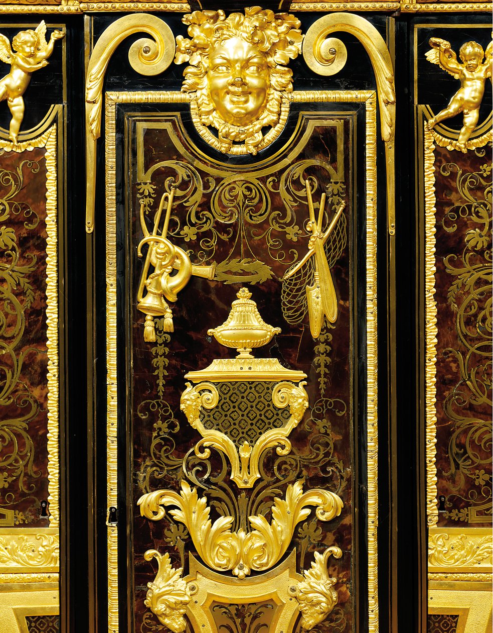 Louis XIV petit armoise, ca. 1700-10 (ormolu, messing, skildpaddeskal, ibenholt og marquetry) af Andre Charles (attr. to) Boulle