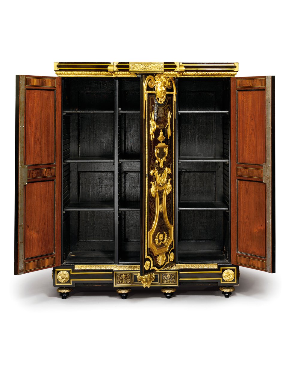 Louis XIV petit armoise, ca. 1700-10 (ormolu, messing, skildpaddeskal, ibenholt og marquetry) af Andre Charles (attr. to) Boulle