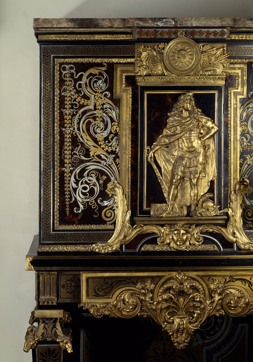 Art France: Kabinet pryder figuren af kong Ludvig XIV (1638-1715) i Hercules Gaulois. Detalje. Møbler af Andre Boulle (1642-1733) omkring 1700. Højde: 1,87m. Paris, Musée du Louvre af Andre Charles Boulle