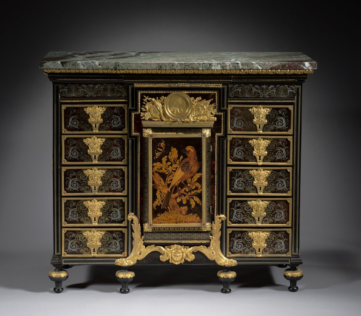 Ibenholt skab, ca. 1690 (marquetry i metal og skildpaddeskal, træ) af Andre Charles Boulle