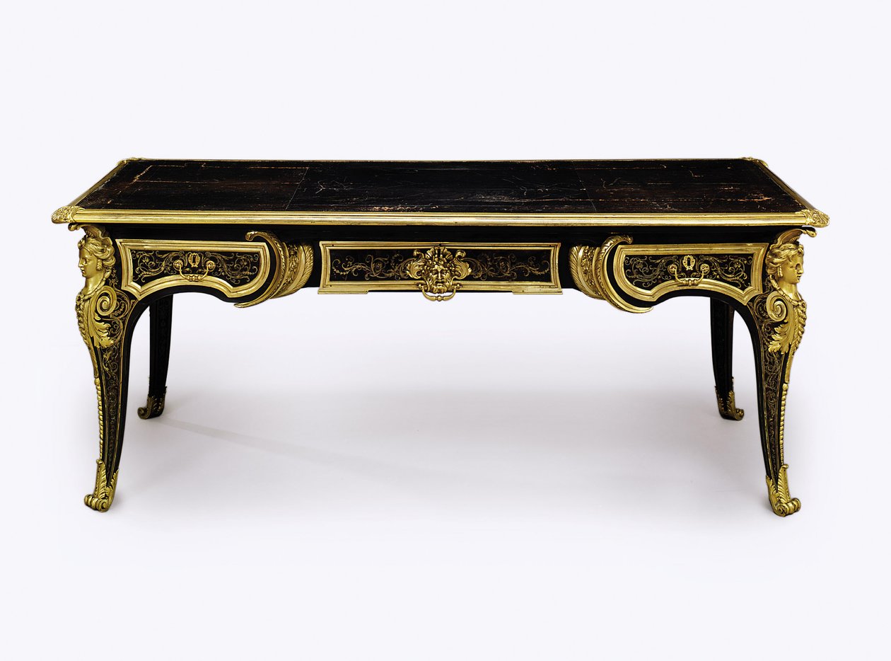 Louis XIV ormolu-monteret brun skildpadde bureauplat, ca. 1710 af Andre Charles Boulle