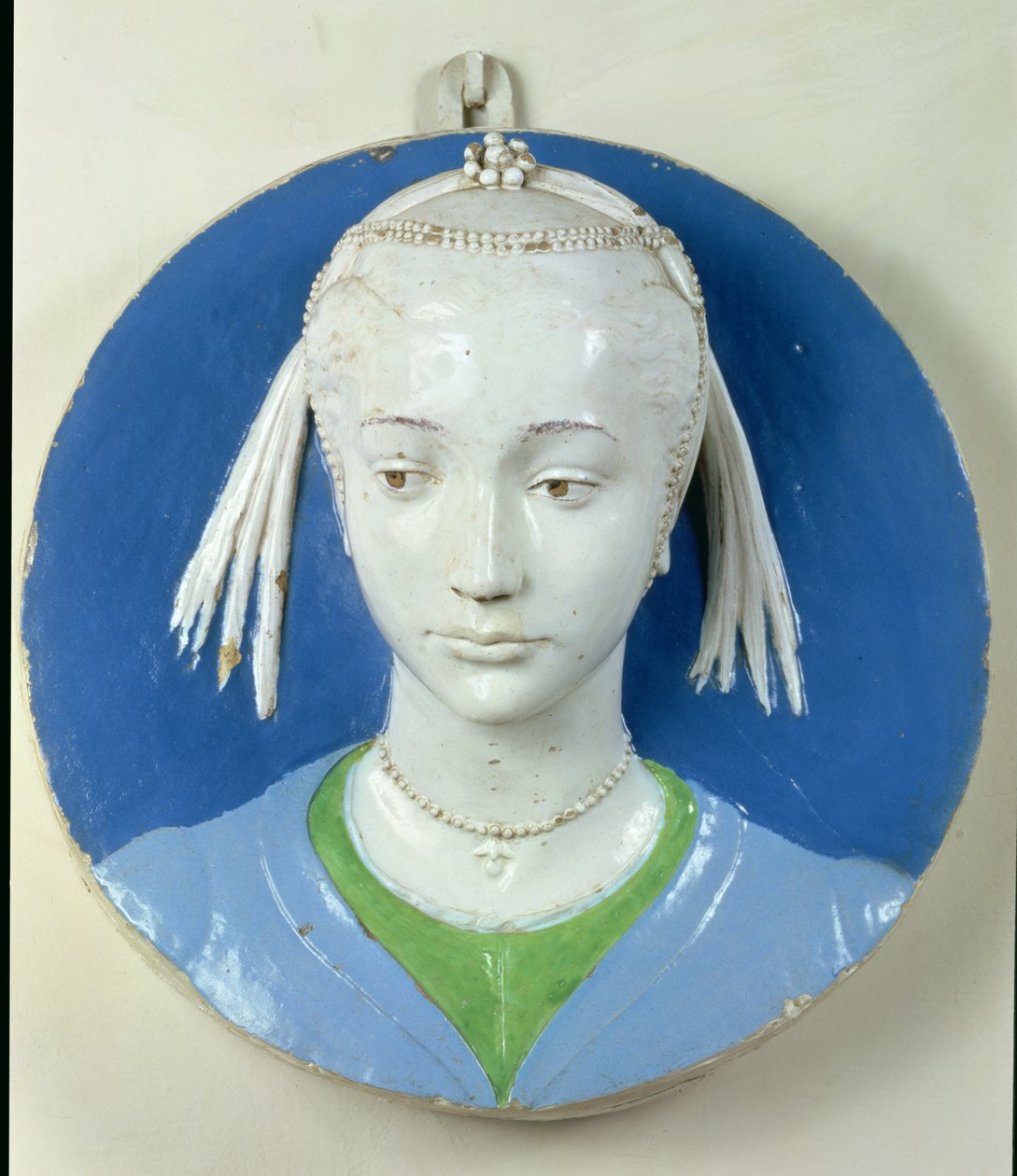 Relief af hovedet af en dame (glaseret terracotta) af Andrea Della Robbia