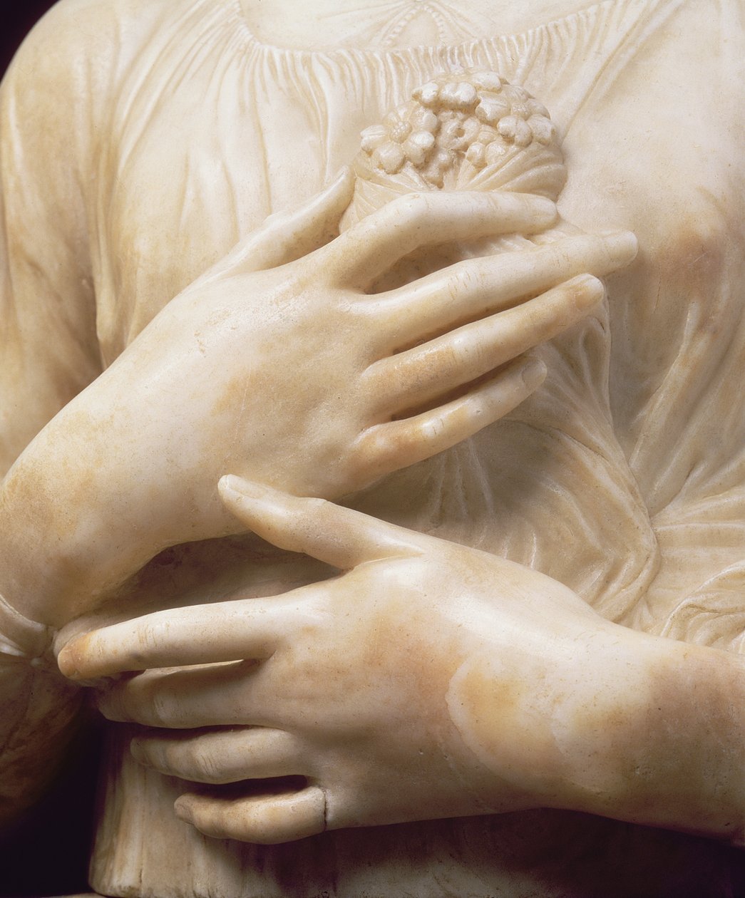 Kvinde med en buket, detalje af hendes hænder ca. 1475-80 (marmor) (detalje af 434102) af Andrea del Verrocchio