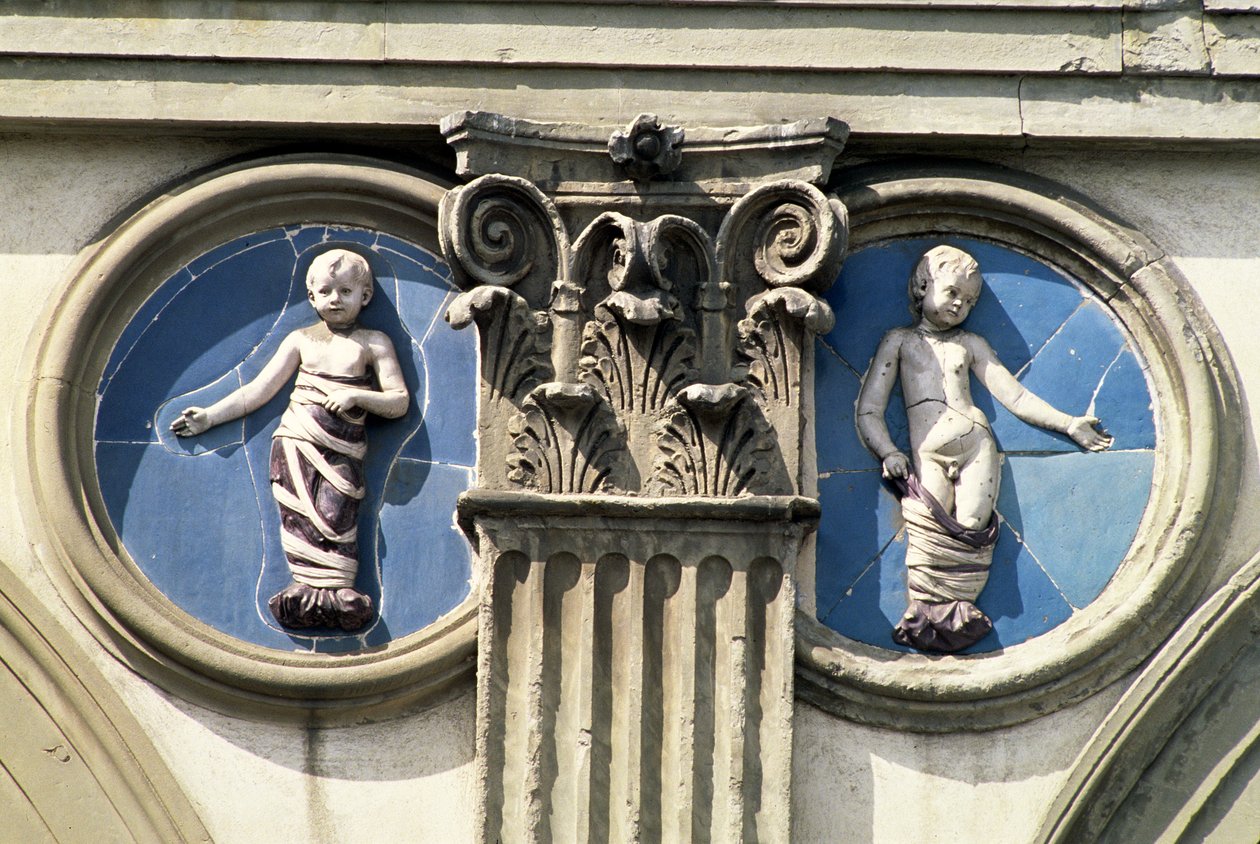 Rundel og pilaster fra en loggia, ca. 1420 af Andrea Della Robbia