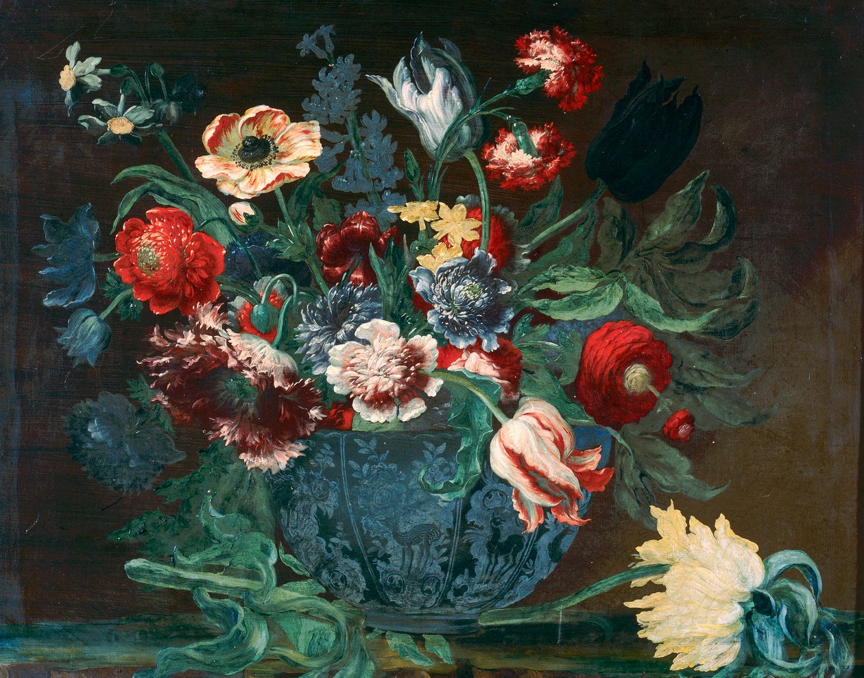 Kumme af kinesisk porcelæn med et bundt blomster af Andrea the Elder Scacciati