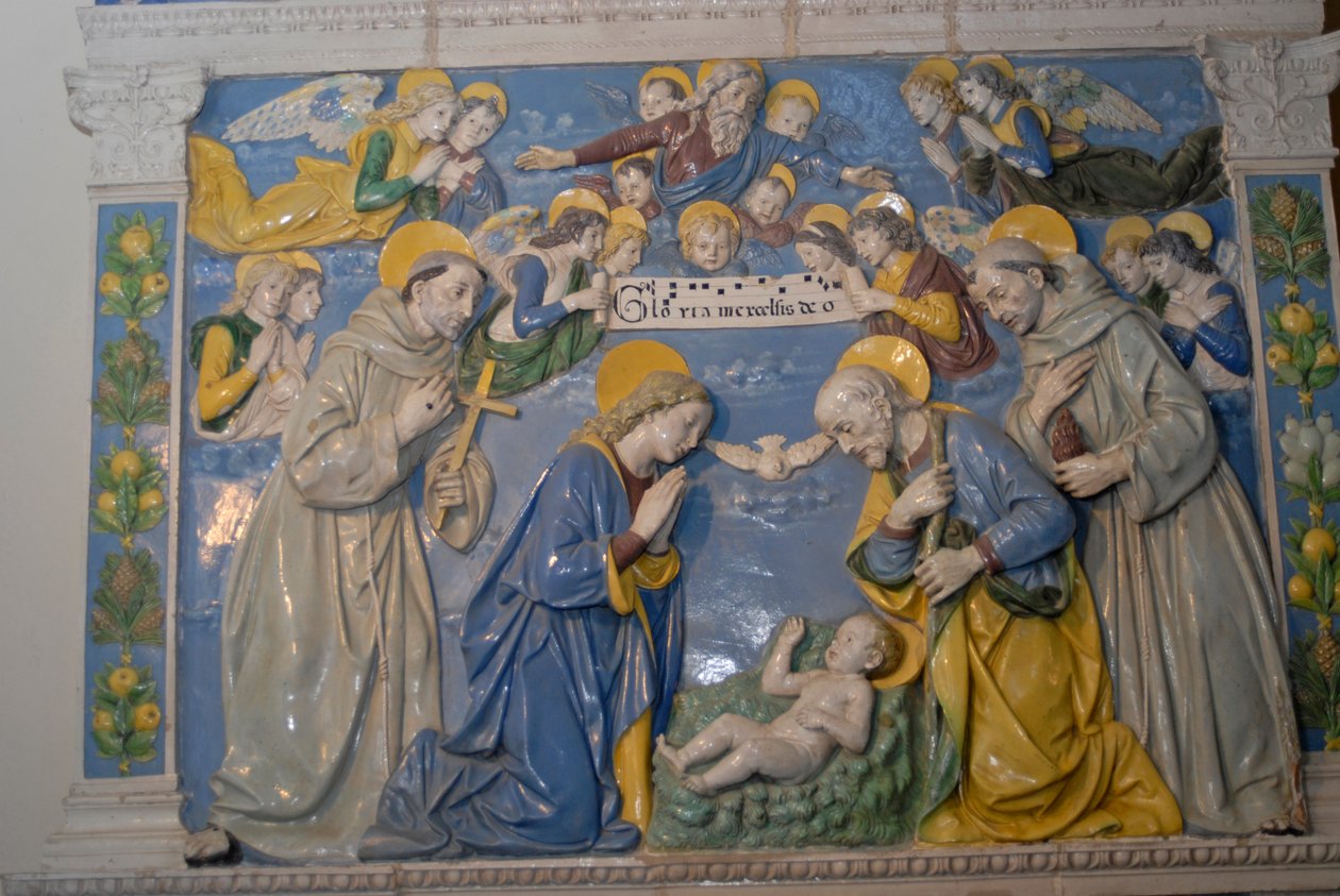Fødsel med St Francis og St Anthony, glaseret terracotta af Andrea Della Robbia, La Verna helligdom, Chiusi della Verna, Toscana, Italien af Andrea Della Robbia