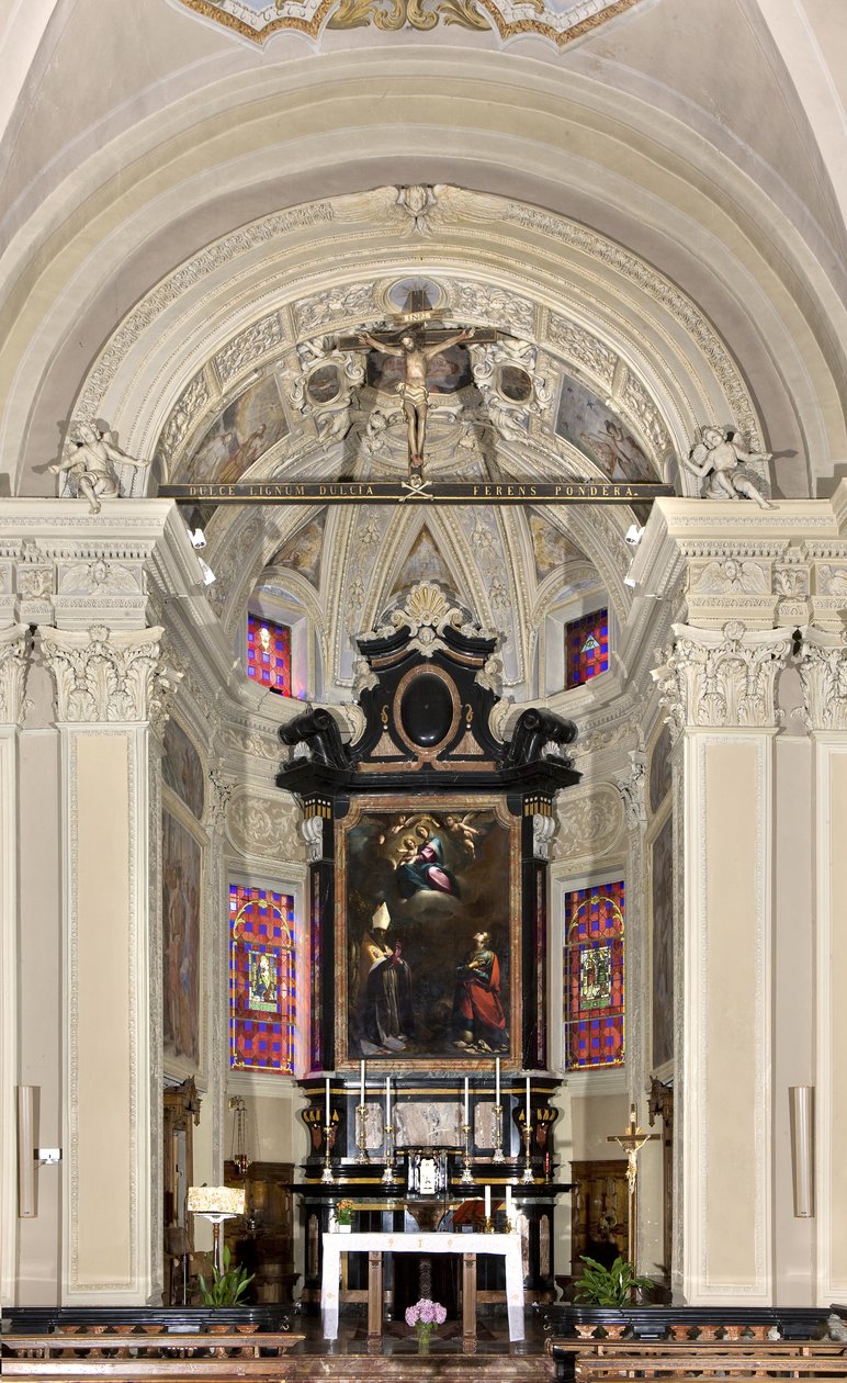 Udsigt over Presbyter, Church of Santi Nazaro og Celso, Brienno, Como, Lombardiet, Italien (foto) af Andrea de Passeri