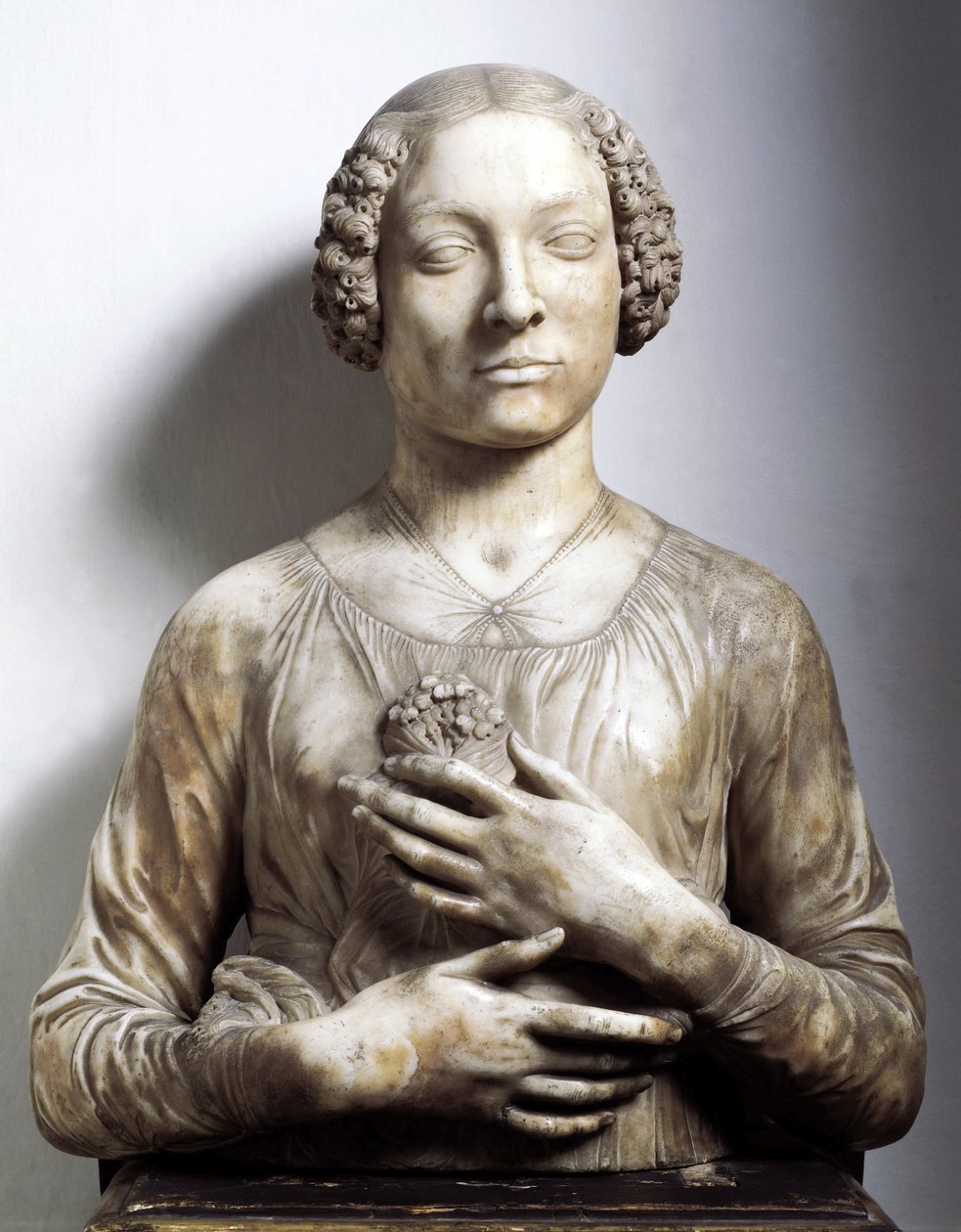 Kvinde med en flok blomster Marmorskulptur af Andrea di Francesco di Cione dit il Verrocchio (1435-1488) 1475-1480 ca. Søn 58 cm Firenze, Bargello Nationalmuseum af Andrea del Verrocchio