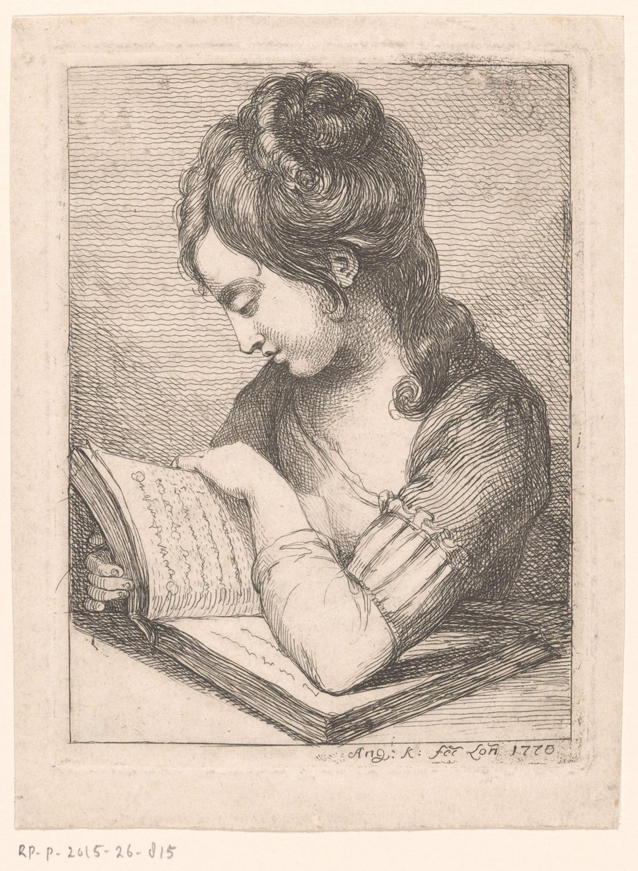 Ung kvinde læser ved et bord og hviler albuen på en bog af Angelica Kauffmann