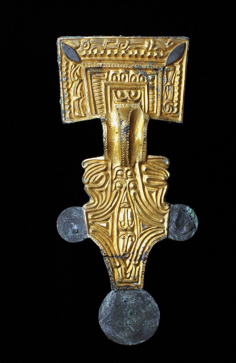 Lang broche med firkantet hoved af forgyldt bronze (kobberlegering, guld, forgyldt) af Anglo Saxon