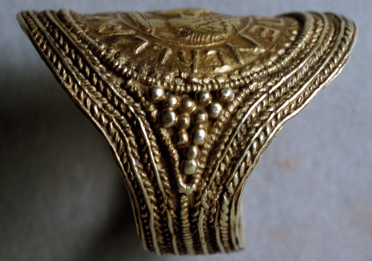 Sen saksisk ring, sandsynligvis fra omkring det 7. århundrede guld detalje af 115707 af Anglo Saxon