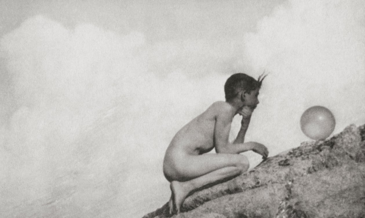 The Wonderful Globe (fotogravure) af Anne W. Brigman