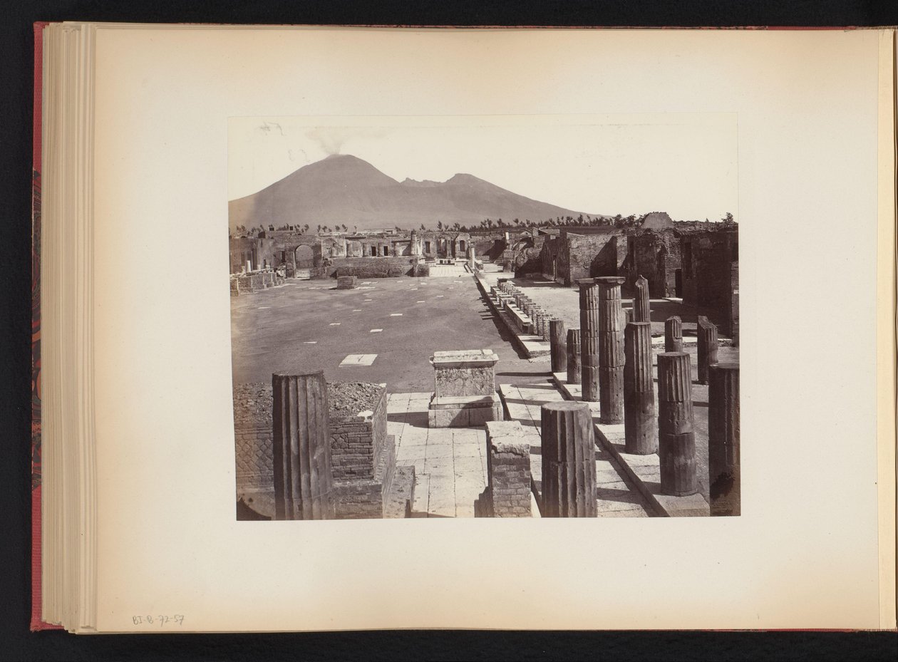 Udsigt over Piazza del Foro i Pompeji, Italien af Anonymous