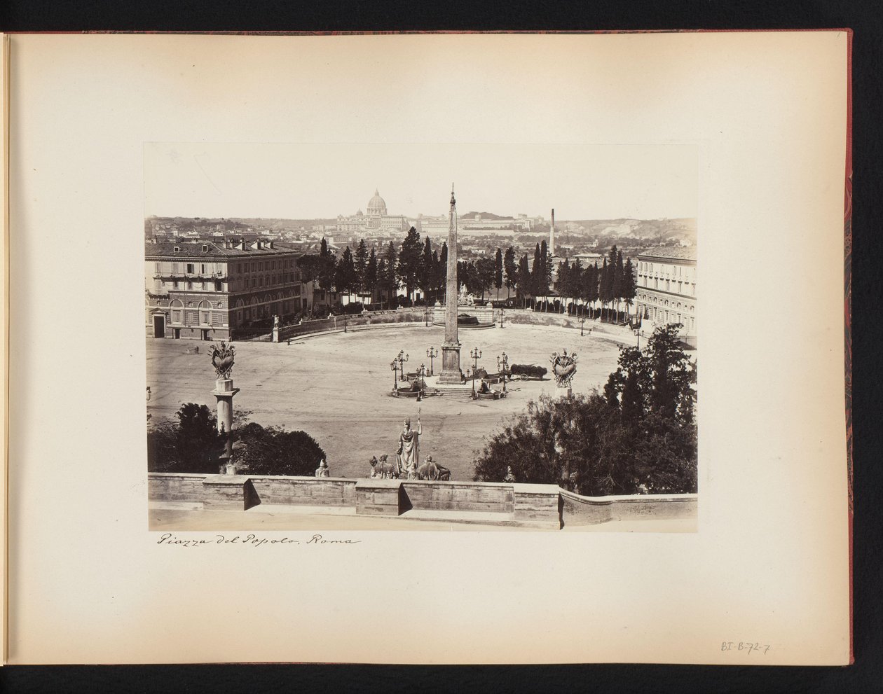 Piazza del Popolo i Rom, med Peterskirken i baggrunden, Italien Piazza del Popolo. Roma (titel på objekt) af Anonymous