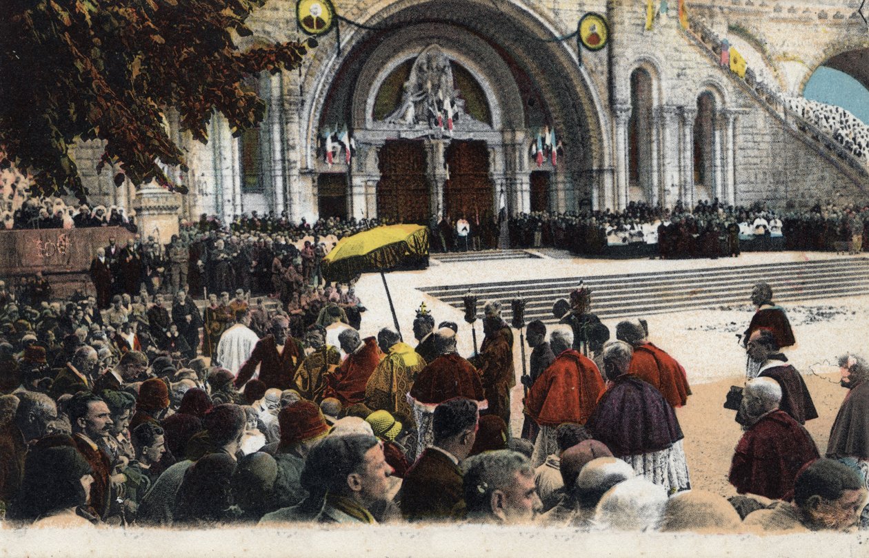 Velsignelse af de syge foran rosenkransen i Lourdes - Hautes Pyrenees (65) omkring 1900. af Anonymous Anonymous