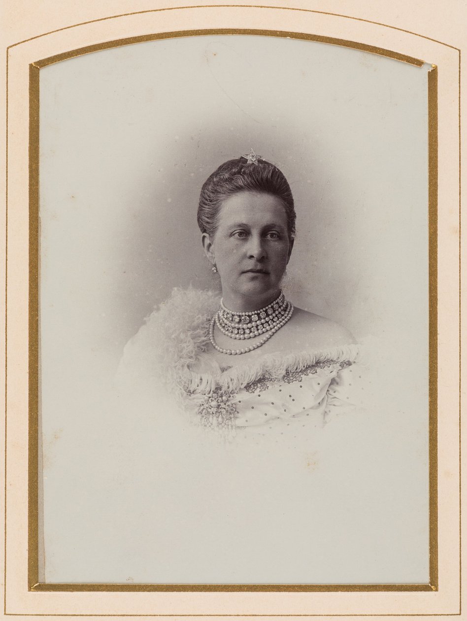 Olga Constantinovna de Russie, reine des Hellenes - Portræt af storhertuginde Olga Constantinovna af Rusland (1851-1926), Anonym . Albumin foto. Privat samling af Anonymous Anonymous