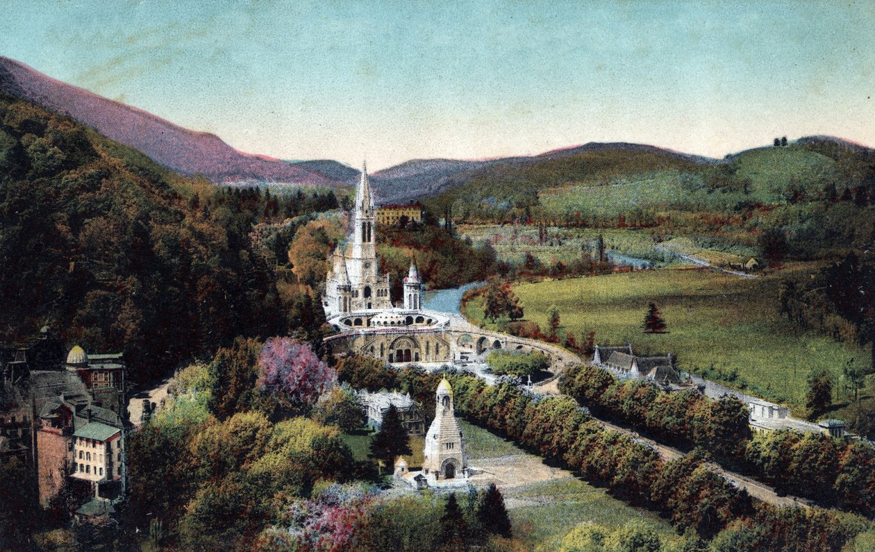 Oversigt over basilikaen og Golgata i Lourdes - Hautes Pyrenees (65) omkring 1900. af Anonymous Anonymous