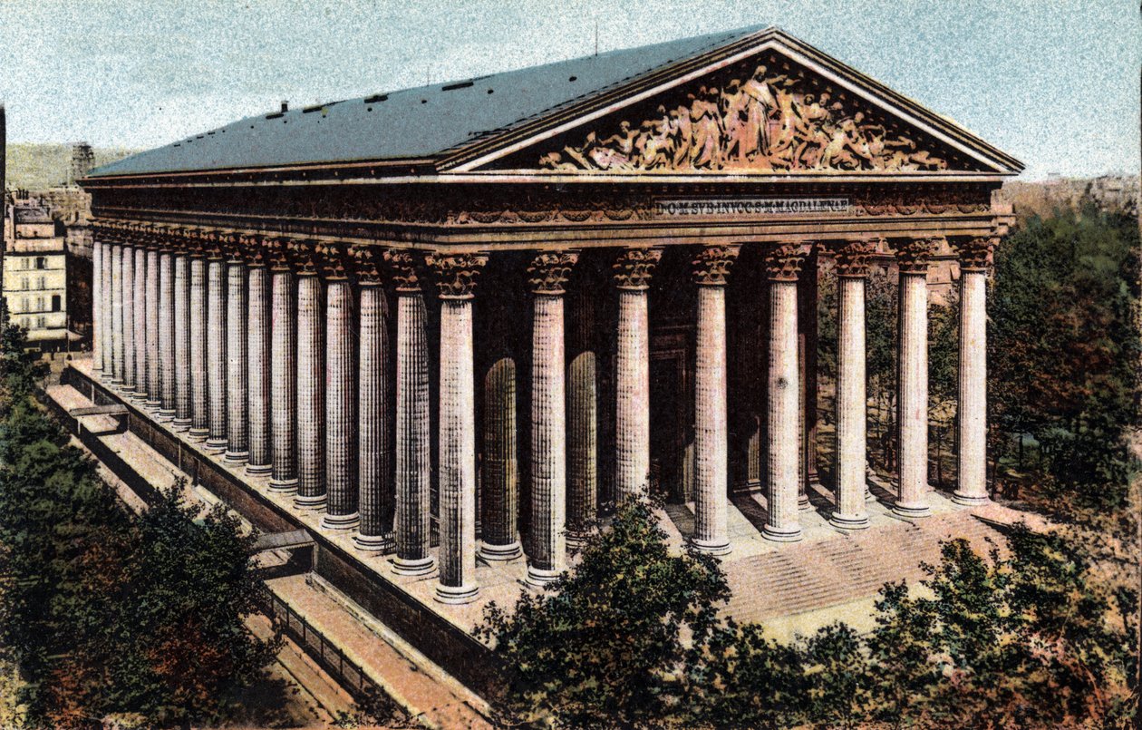 Paris: udvendig udsigt over Madeleine-kirken designet af arkitekten Pierre Alexandre Vignon (1763-1828). Fotografi af 1920 i "" Kunstnerisk Album"" af byen Paris. Privat samling. af Anonymous Anonymous