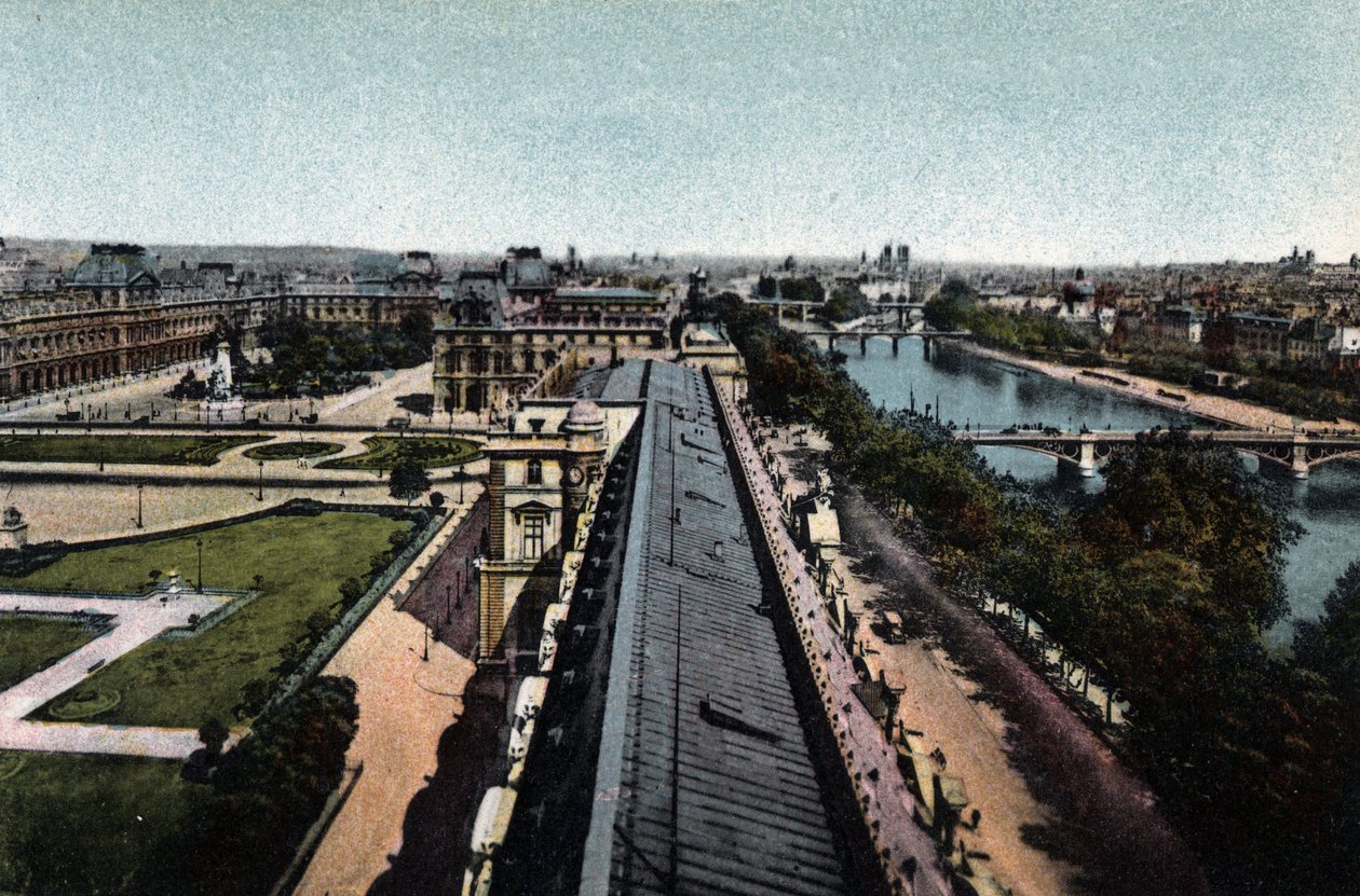 Paris: panorama mod Louvre. La Seine og Cathedrale Notre Dame (Notre-Dame), til højre. Fotografi af 1920 i "" Kunstnerisk Album"" af byen Paris. Privat samling. af Anonymous Anonymous