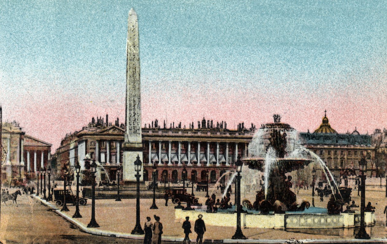 Paris: udsigt over Place de la Concorde med springvandene og Obelisque. (Derriere Hotel de la marine (Hotel du Garde Meuble) Fotografi fra 1920 i "" Kunstnerisk Album"" af byen Paris. Privat samling. af Anonymous Anonymous