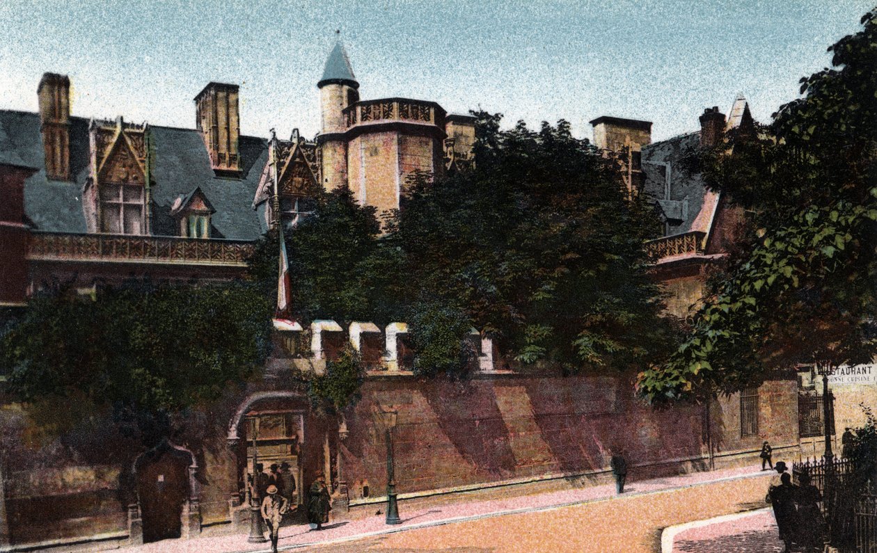Paris: udsigt over Musee de Cluny. Fotografi af 1920 i "" Kunstnerisk Album"" af byen Paris. Privat samling. af Anonymous Anonymous
