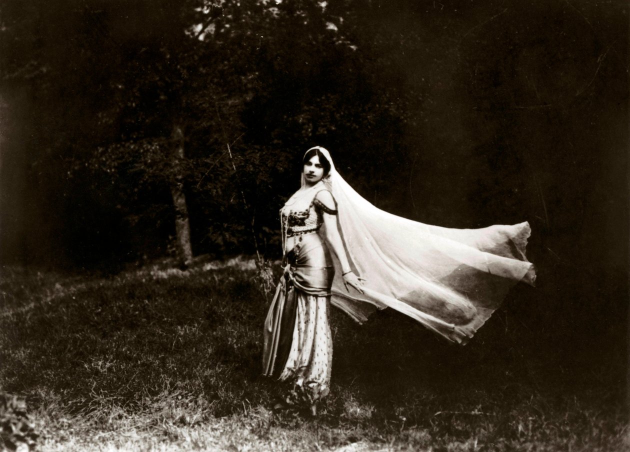 Portræt af Margaretha Geertruida Zelle, kendt som Mata Hari af Anonymous Anonymous