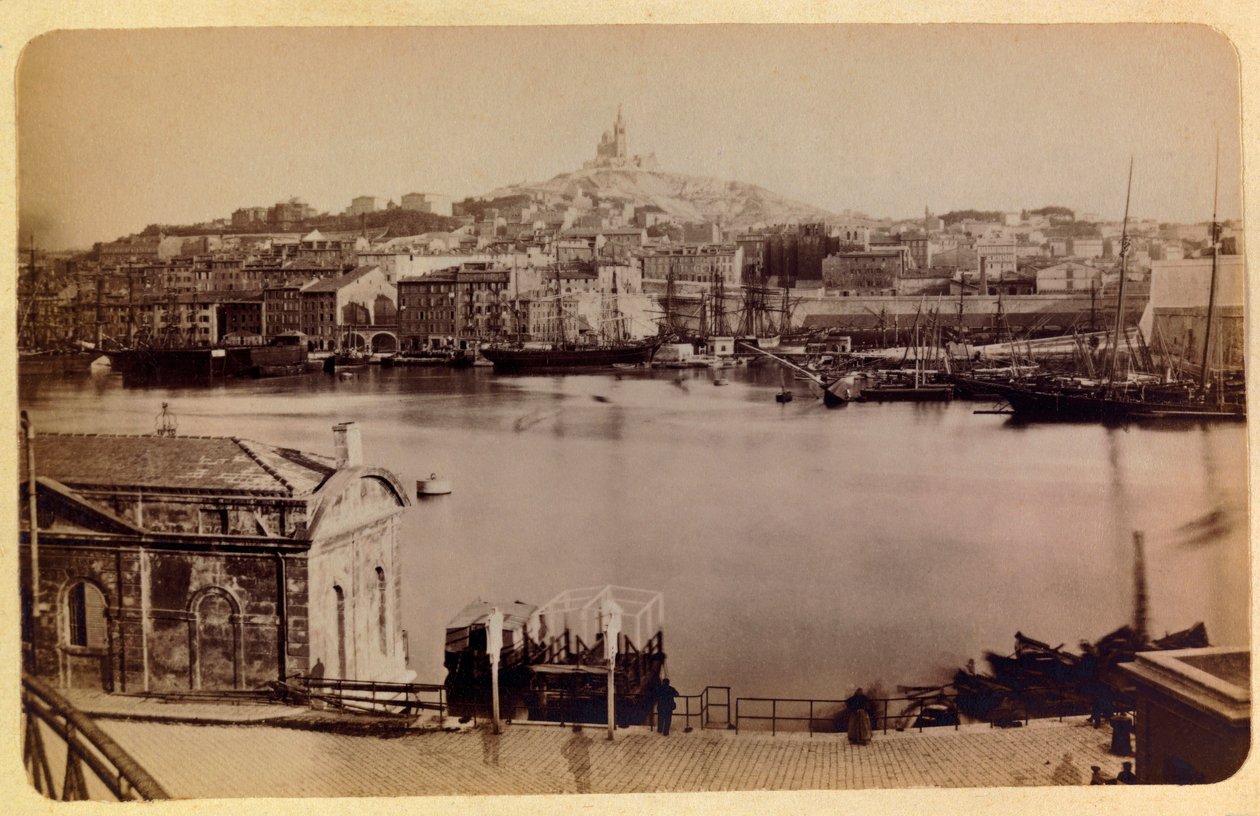 Byen Marseille og dens omgivelser omkring 1885 -1890: Den gamle havn og Notre Dame de la Garde, Privat samling af Anonymous Anonymous