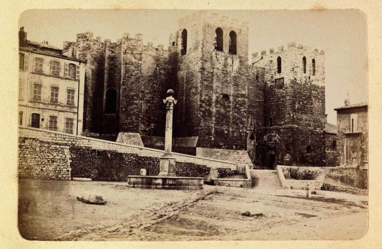 Byen Marseille og dens omgivelser omkring 1885 -1890: Saint Victor-kirken, privat samling af Anonymous Anonymous
