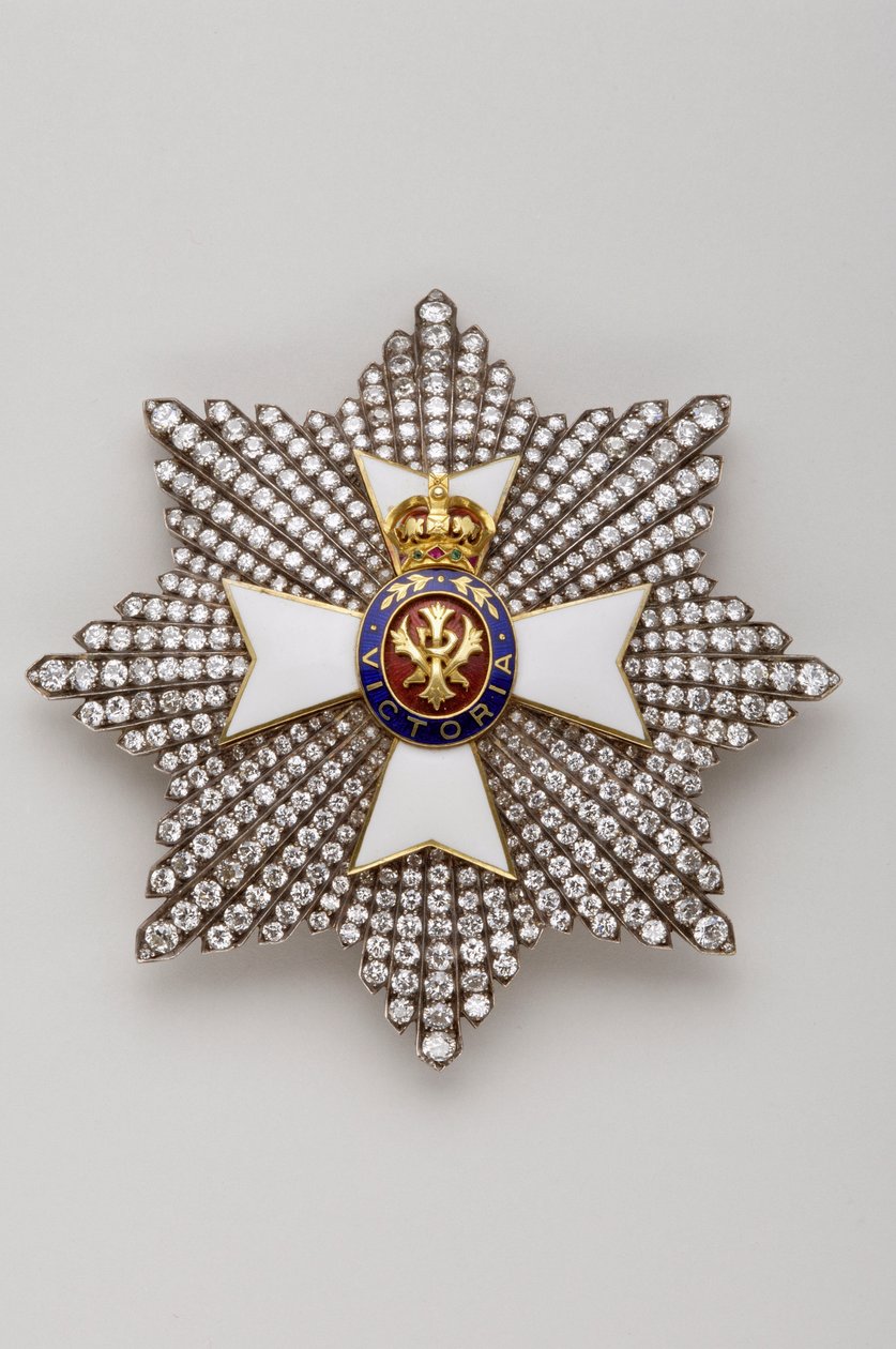 Det Forenede Kongerige - Royal Order of Victoria: plaque of ridder Grand Cross - End XIX århundrede - Guld, sølv, diamanter, smaragd, rubiner og emaljer - D 7,9 cm; vægt: 56 g - Privat samling af Anonymous Anonymous