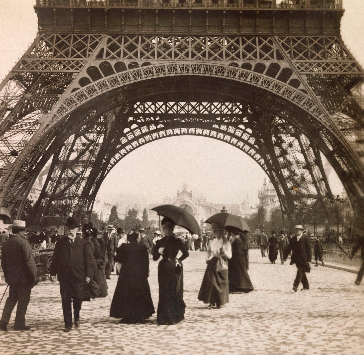 Universal Exposition of 1900 - Exposition Universelle de 1900 i Paris: Udsigt under Eiffeltårnet - privat samling af Anonymous Anonymous