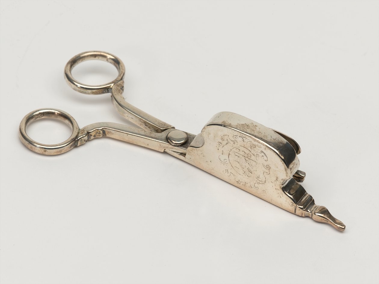 Candle snuffer, Board of Ordnance, ca. 1696 (snuffer) af Anthony Nelme