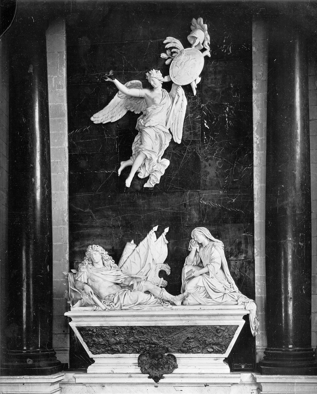 Nicolas Bautrus mausoleum (d.1661) Marquis de Vaubrun, 1680-81 (forgyldt bly og marmor) af Antoine Coysevox