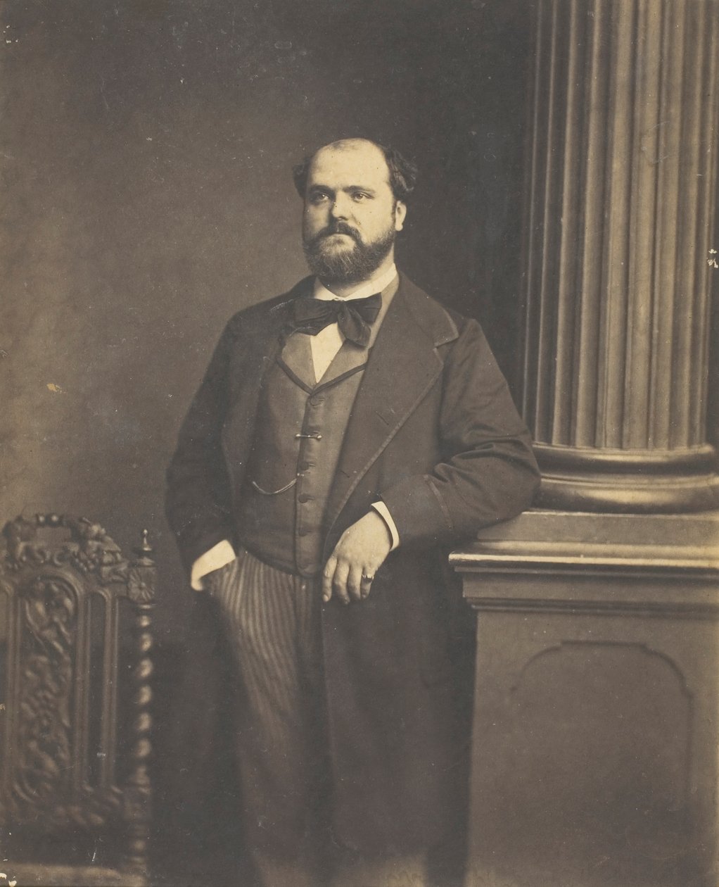 Uden titel Man Standing, en Face, 18551869. af Antoine Samuel Adam Salomon