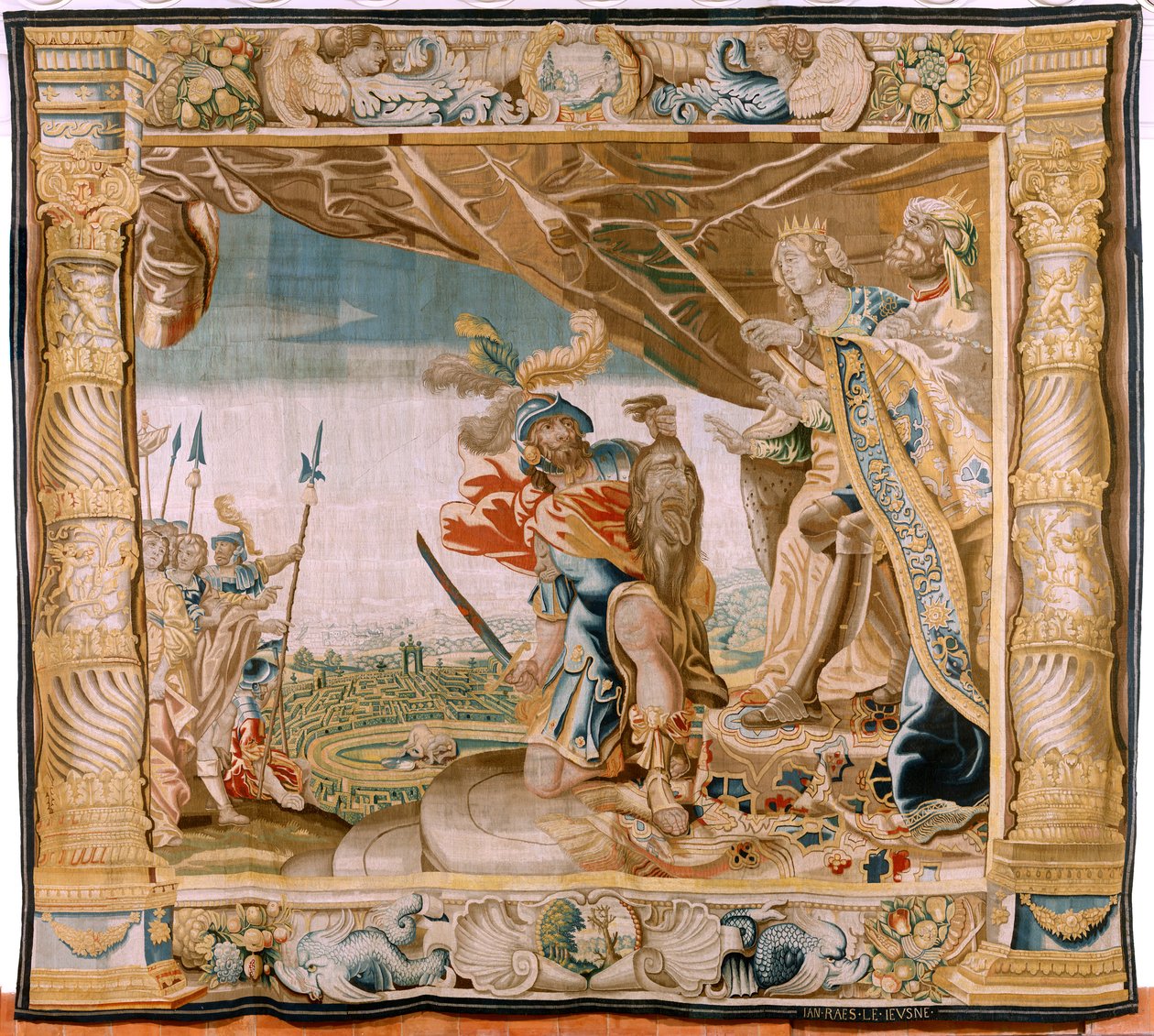 flamsk gobelin. Serien Story of Theseus. Theseus præsenterer Minotaurus hoved til Kongen og Dronningen af Kreta (Teseo presenta a los Reyes de Creta la cabeza del Minotauro). Syvende gobelin i serien. Model Anthonis Sallaert. Fremstilling Jan Raes af Antoine or Anthonis Sallaert