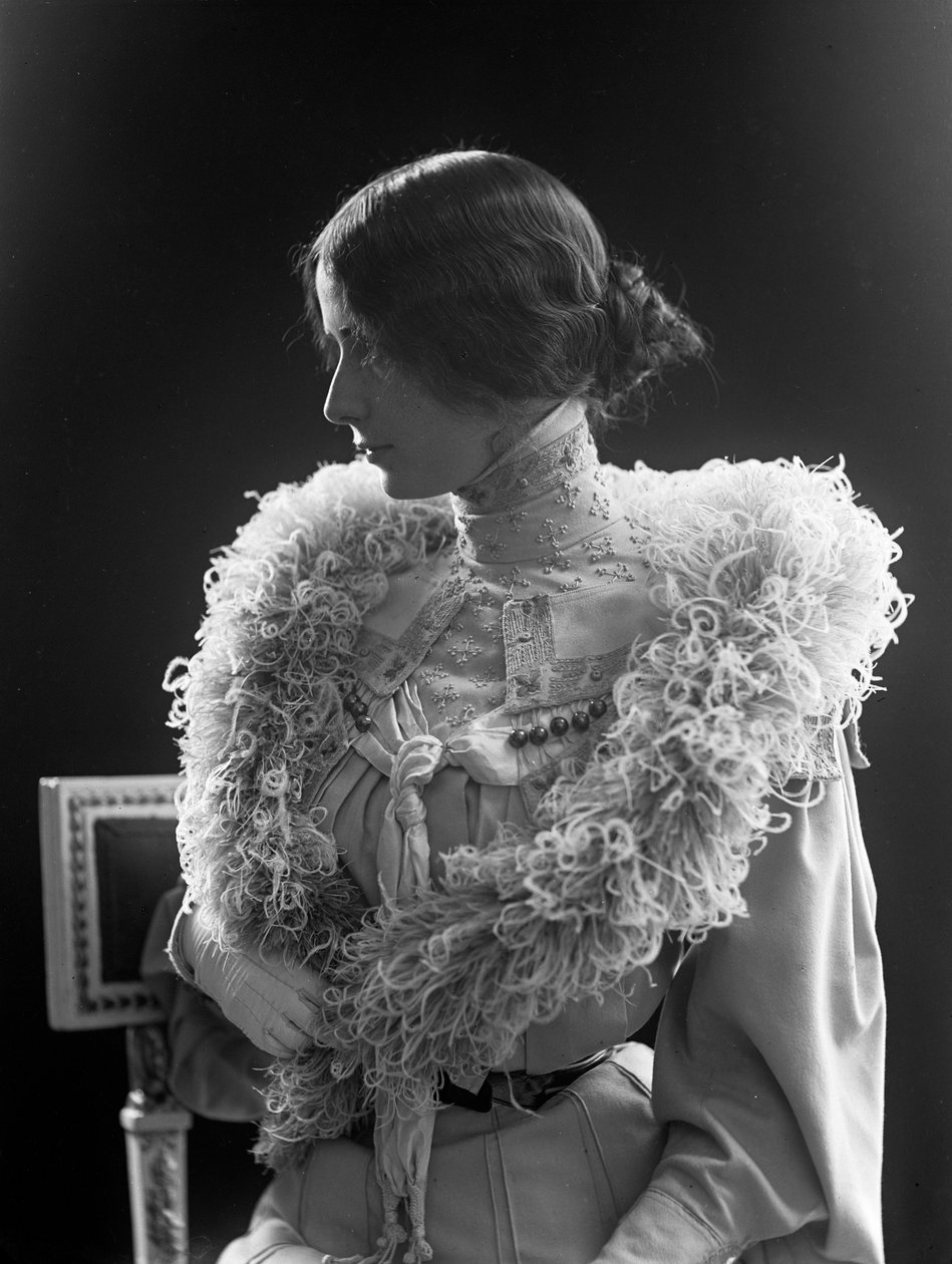 Cleo de Merode, 1903. af Anton Blomberg