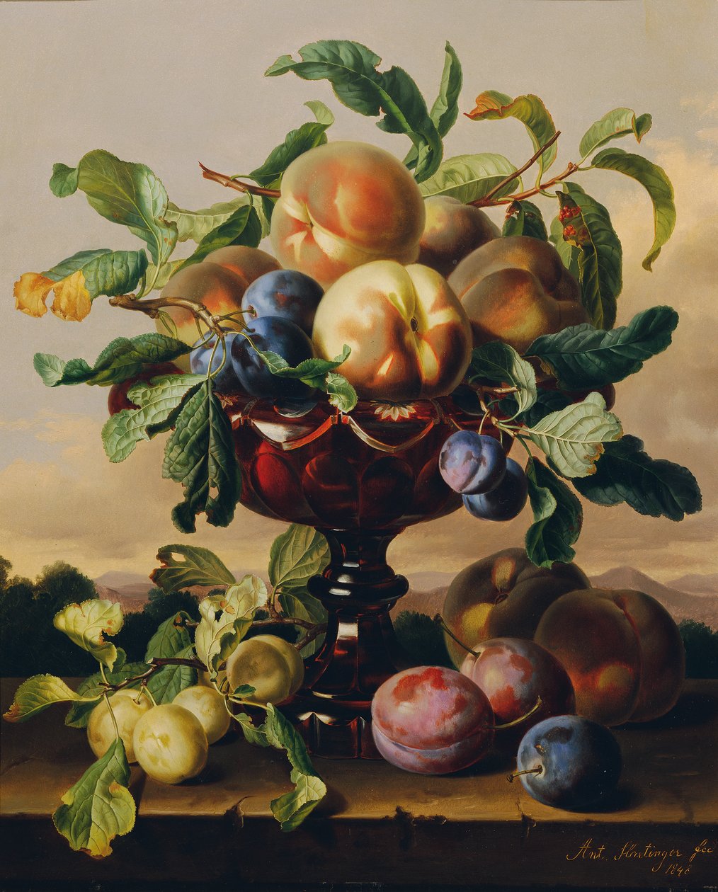 Stilleben med ferskner og blommer i en rød glasskål af Anton Hartinger