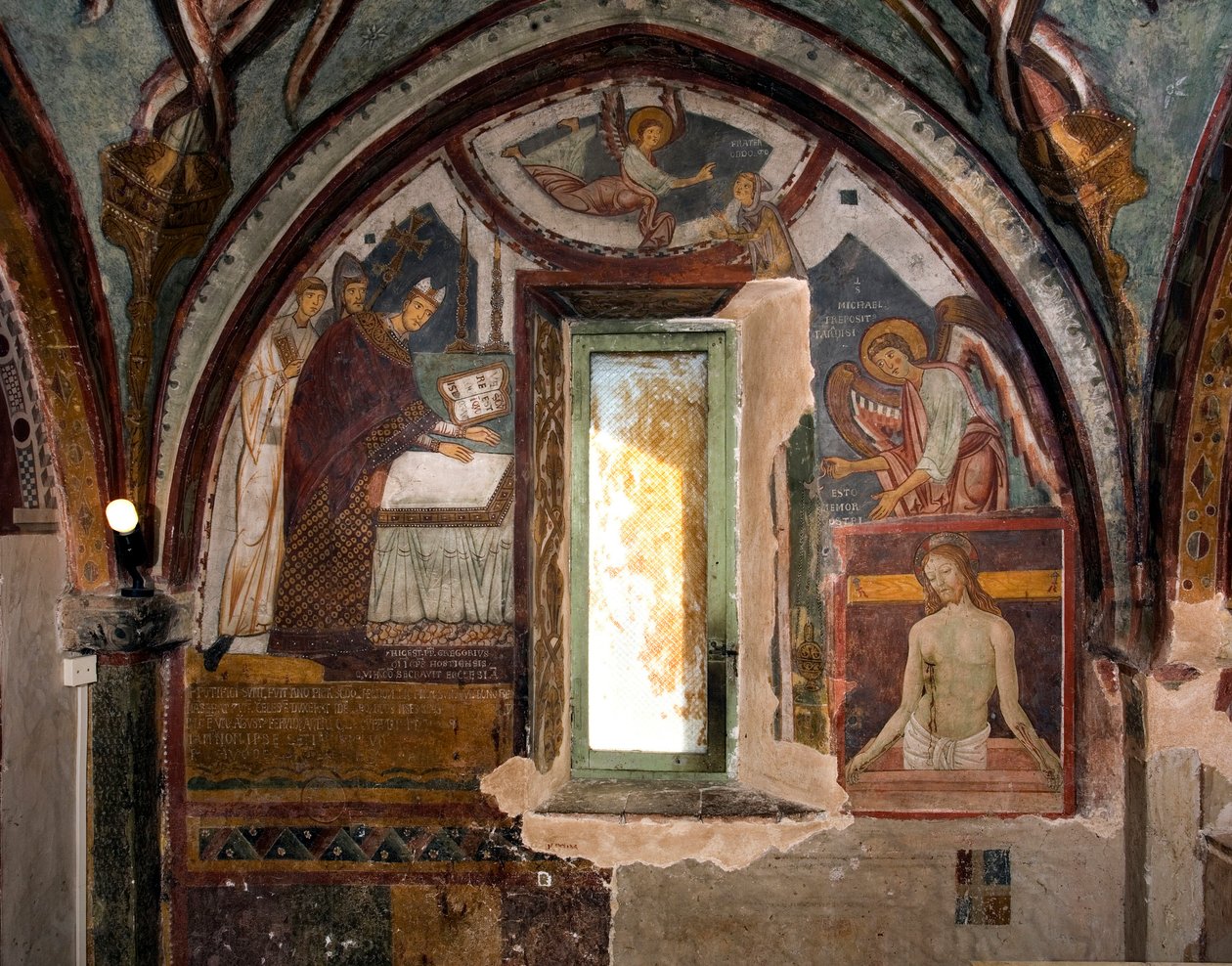 Til venstre indvier pave Gregoire IX, dengang eveque for byen Ostia, kapellet (12. århundrede) til højre, Pieta, fresko senere lavet af Antonio Aquili dit Antoniazzo Romano (aktiv omkring 1461-1508) 15. århundredes kapel i St. Gregoire, Monaste af Antoniazzo Romano