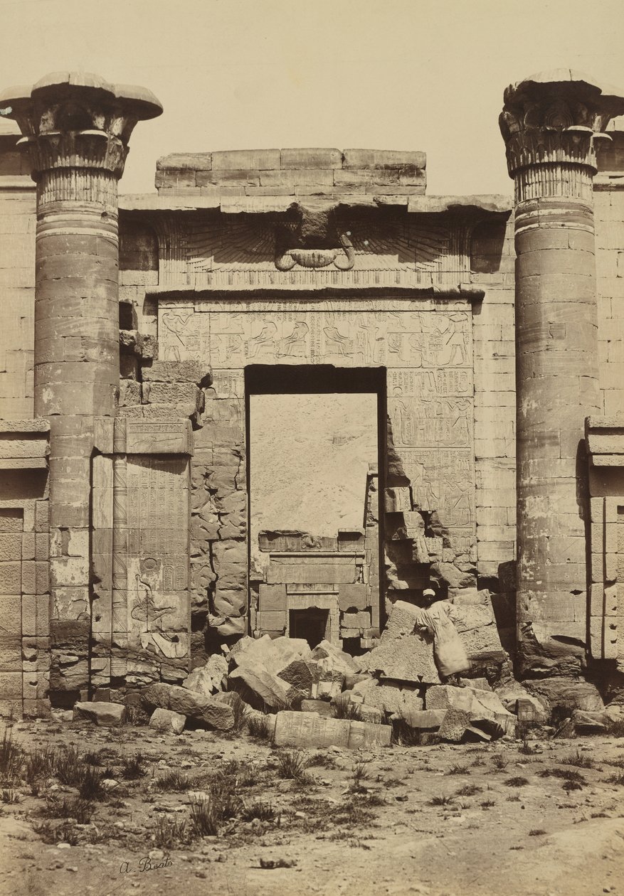 Medinet Habu: Romerske søjler af Antonio Beato