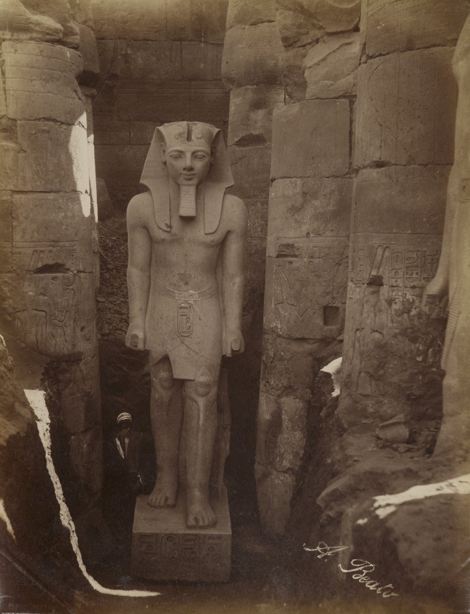 Statue af Ramesses II i Luxor af Antonio Beato