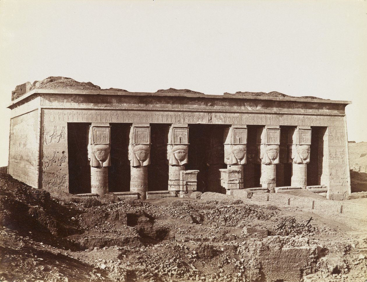 Temple of Dendera, udsigt fra nordøst af templets facade af Antonio Beato
