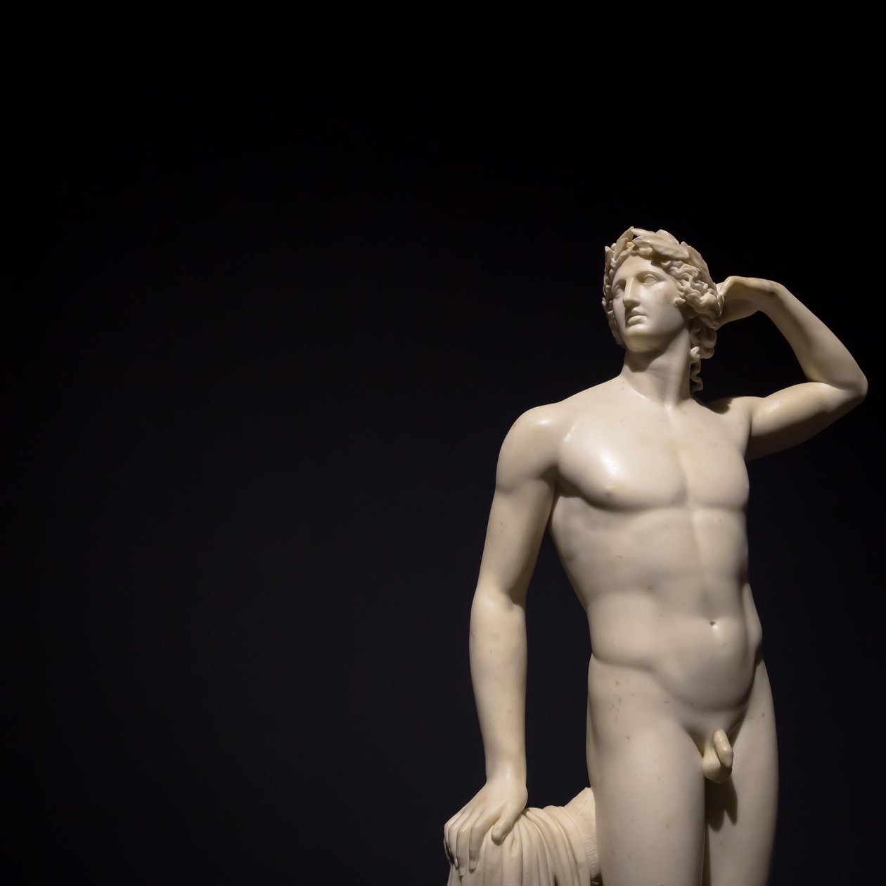 MILAN, ITALIEN - juni 2020: den antikke skulptur Apollo Crowing Himself - 1782 - Ant..., 2019 (foto) af Antonio Canova