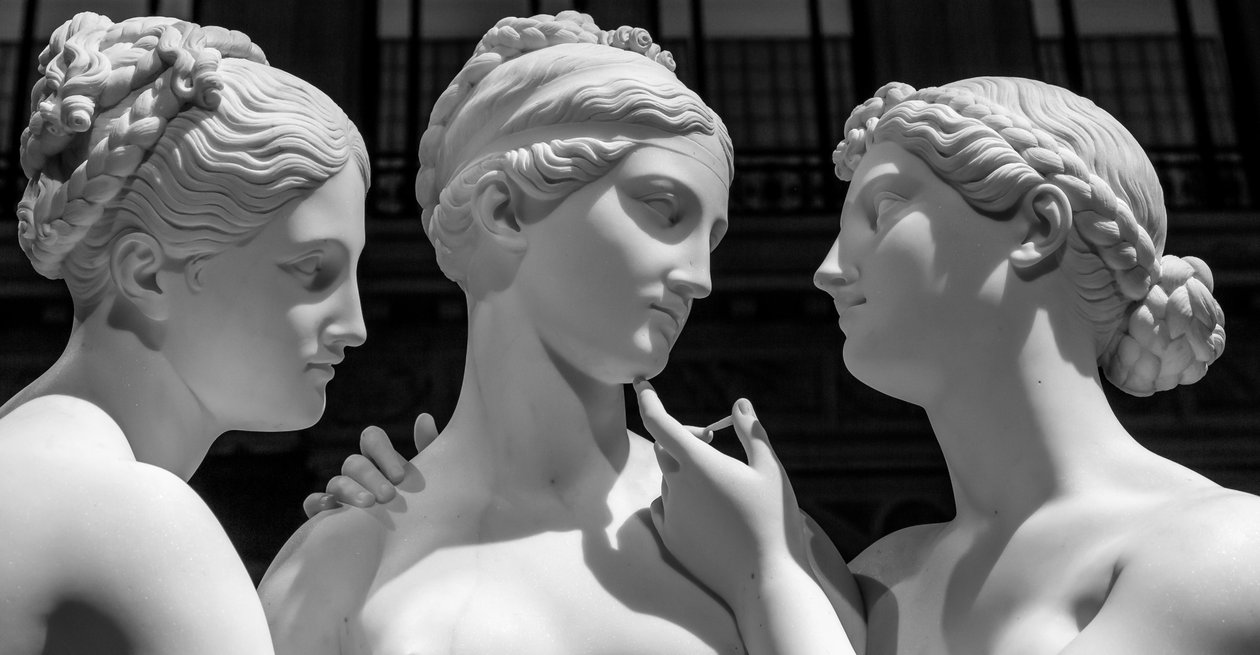 Milano, Italien - juni 2020: Bertel Thorvaldsens statue De tre gratier. Neoklassisk..., 2019 (foto) af Antonio Canova