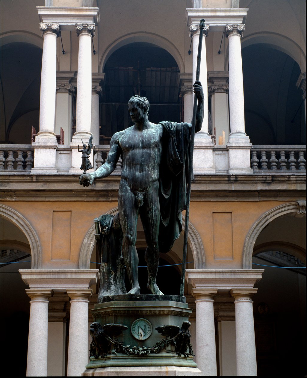 Napoleon Bonaparte (1769-1821) repræsenterer i marts fredsbevarende bronzeskulptur af Antonio Canova (1757-1822) 1809 søn. 325x125 cm Court of the Palace Brera, Milano af Antonio Canova
